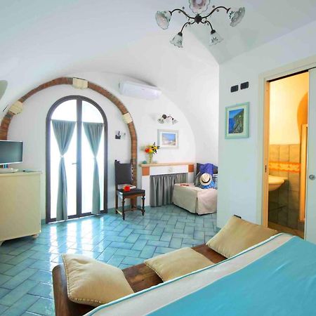 Hotel La Ninfa Amalfi Esterno foto