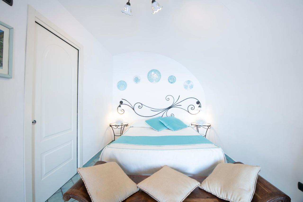 Hotel La Ninfa Amalfi Esterno foto