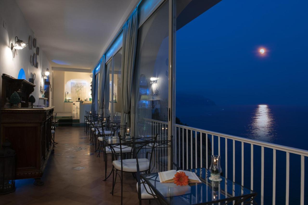 Hotel La Ninfa Amalfi Esterno foto