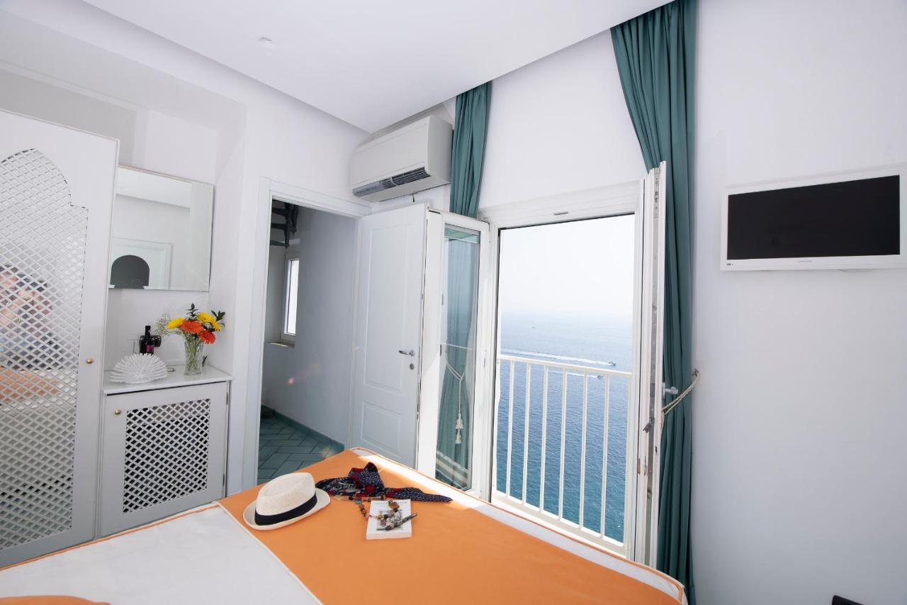 Hotel La Ninfa Amalfi Esterno foto