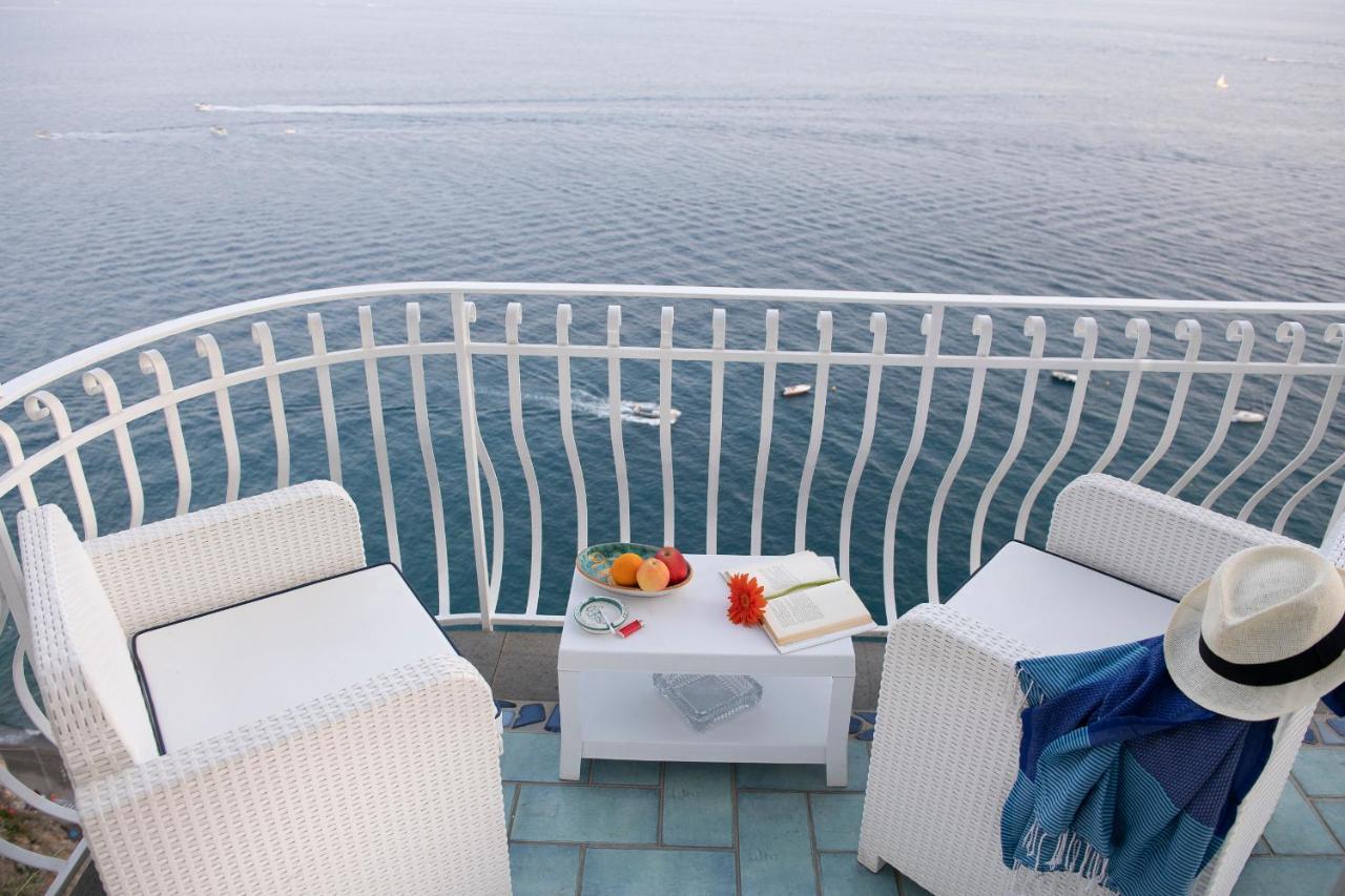 Hotel La Ninfa Amalfi Esterno foto