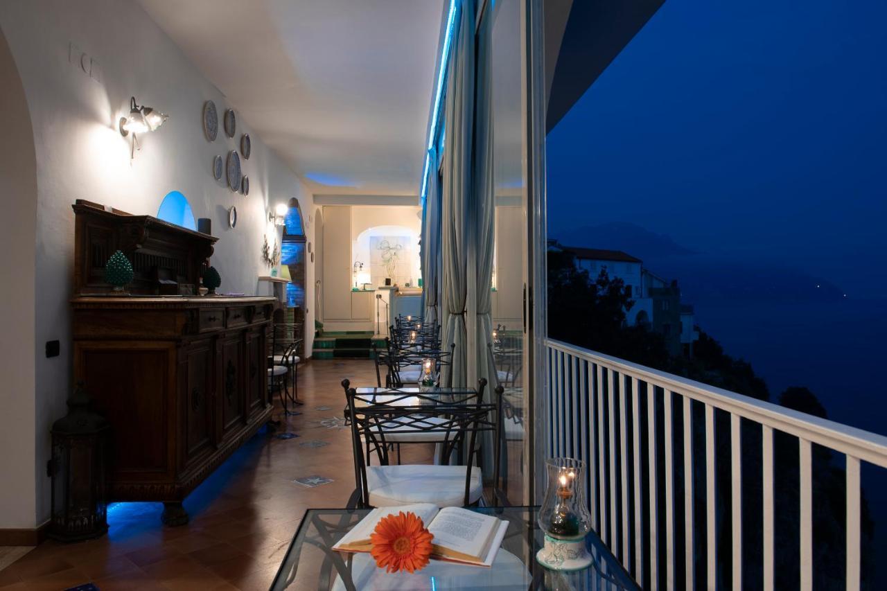 Hotel La Ninfa Amalfi Esterno foto