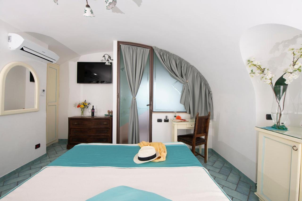Hotel La Ninfa Amalfi Esterno foto