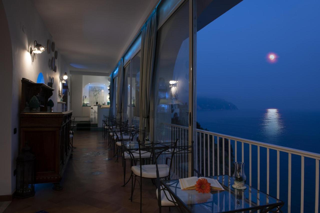 Hotel La Ninfa Amalfi Esterno foto