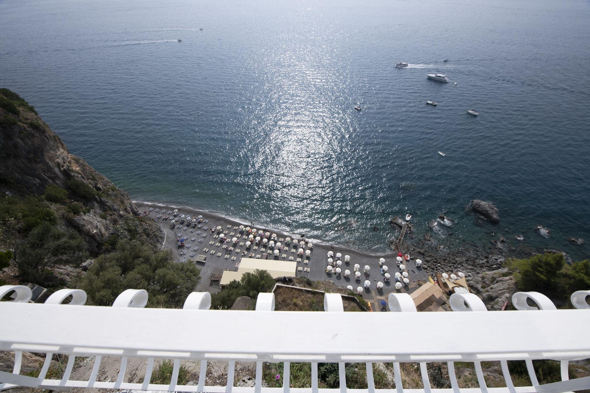 Hotel La Ninfa Amalfi Esterno foto