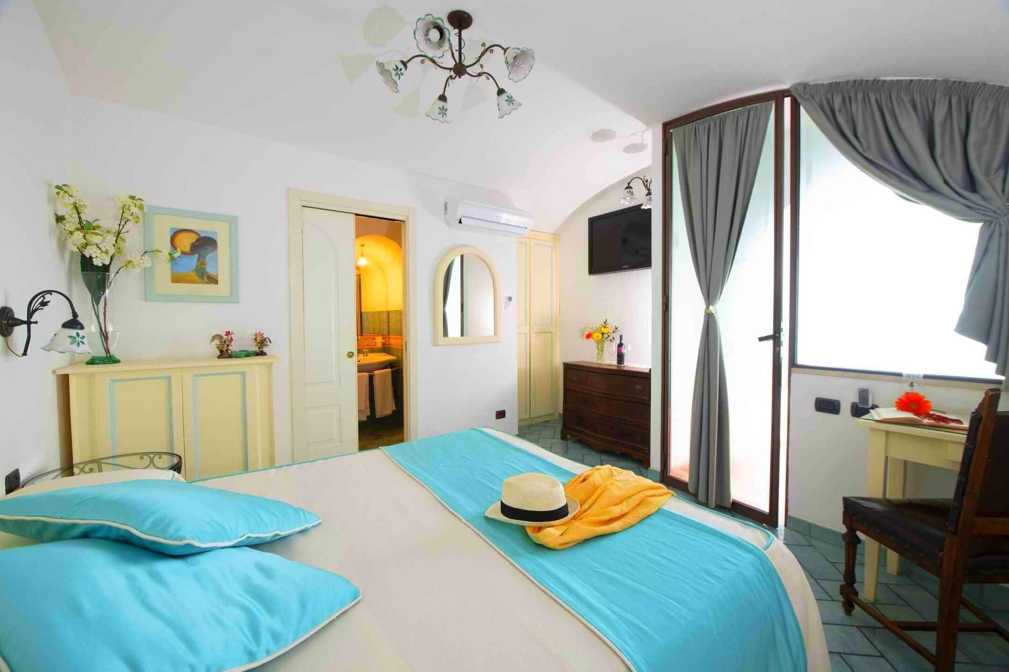 Hotel La Ninfa Amalfi Esterno foto