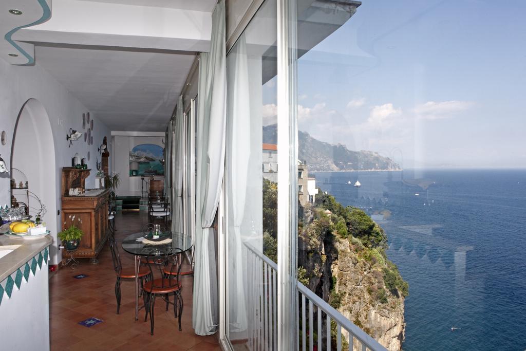 Hotel La Ninfa Amalfi Esterno foto